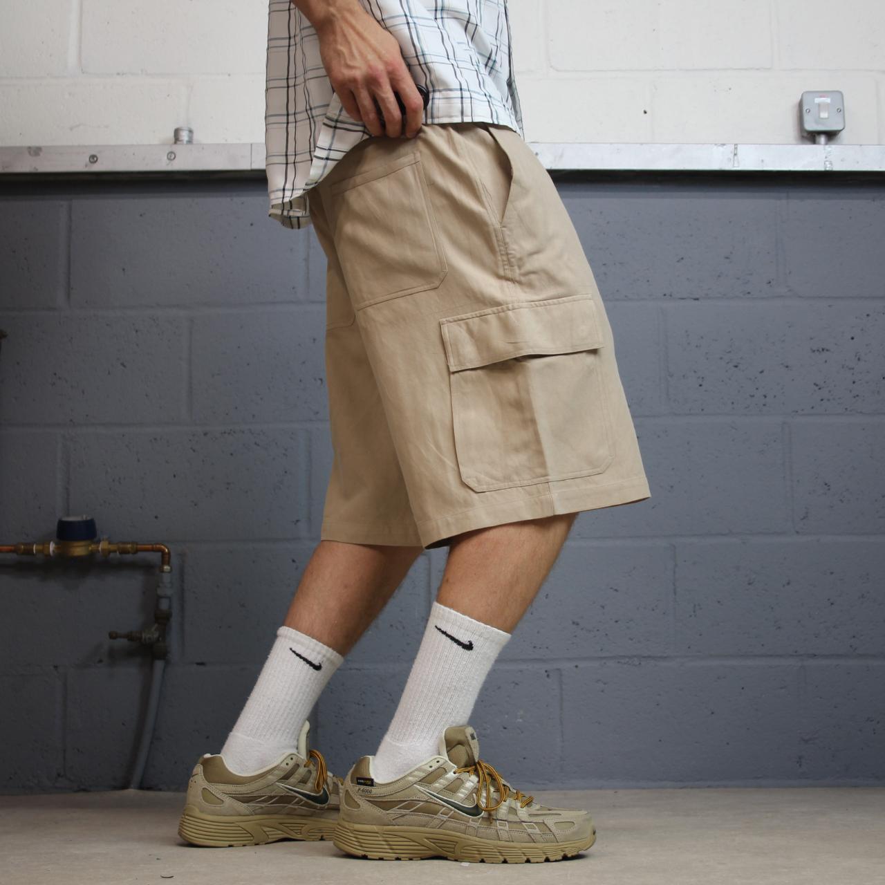IZOD lightweight cargo shorts y2k tan Silk cotton floaty surf style summer shorts