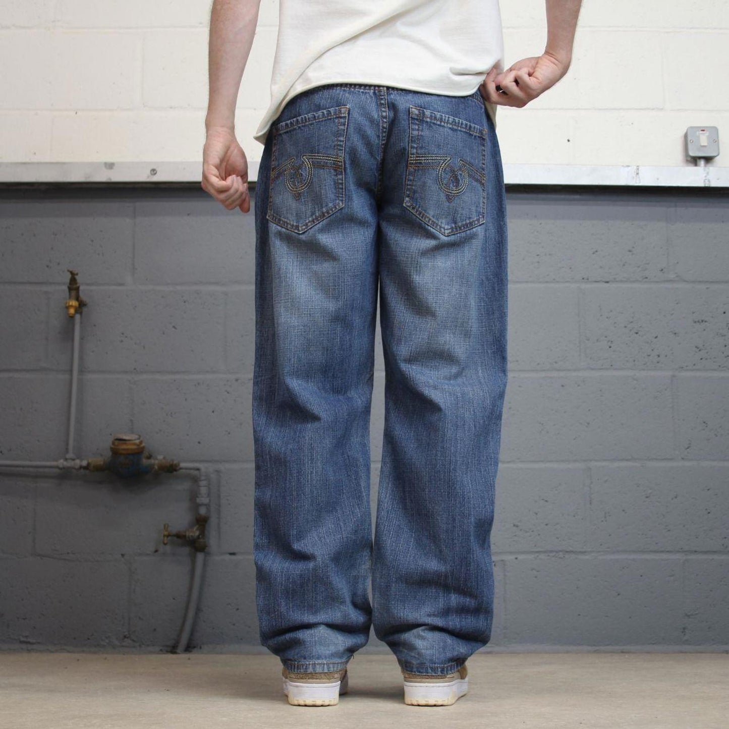 Mens y2k skate jeans Attitude W34 L32 blue loose denim 90s style embroidered design jeans