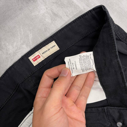 Mens black Wrangler cargo trousers W32 L30