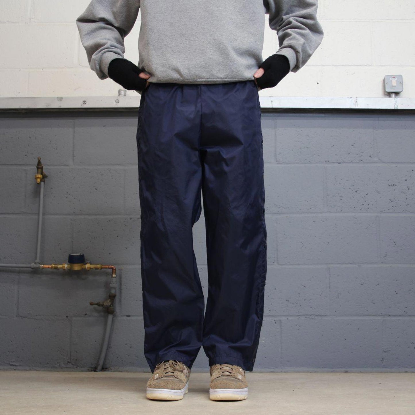 Navy Baggy Nike trackies M 8-10 loose y2k floaty leg joggers embroidered logo