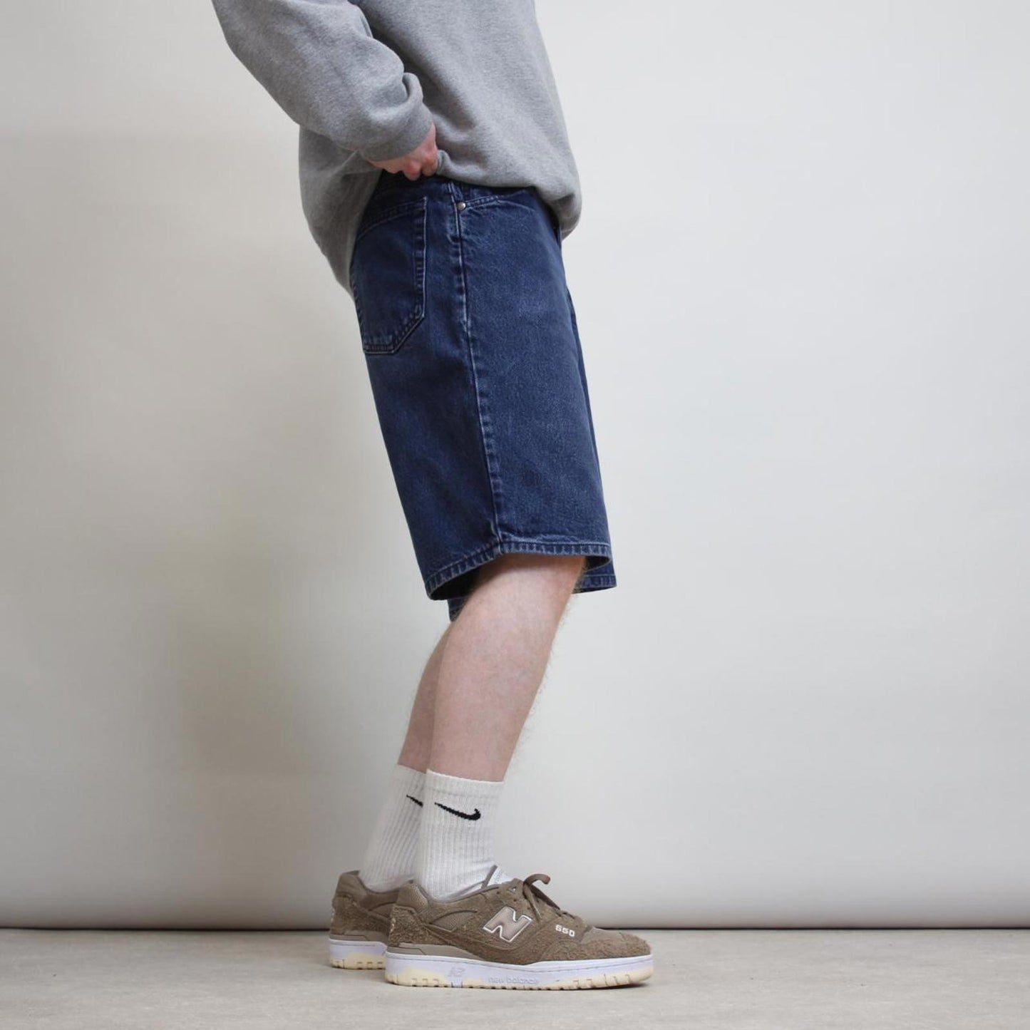Navy loose BOSS jean shorts W30 90s style denim skater shorts