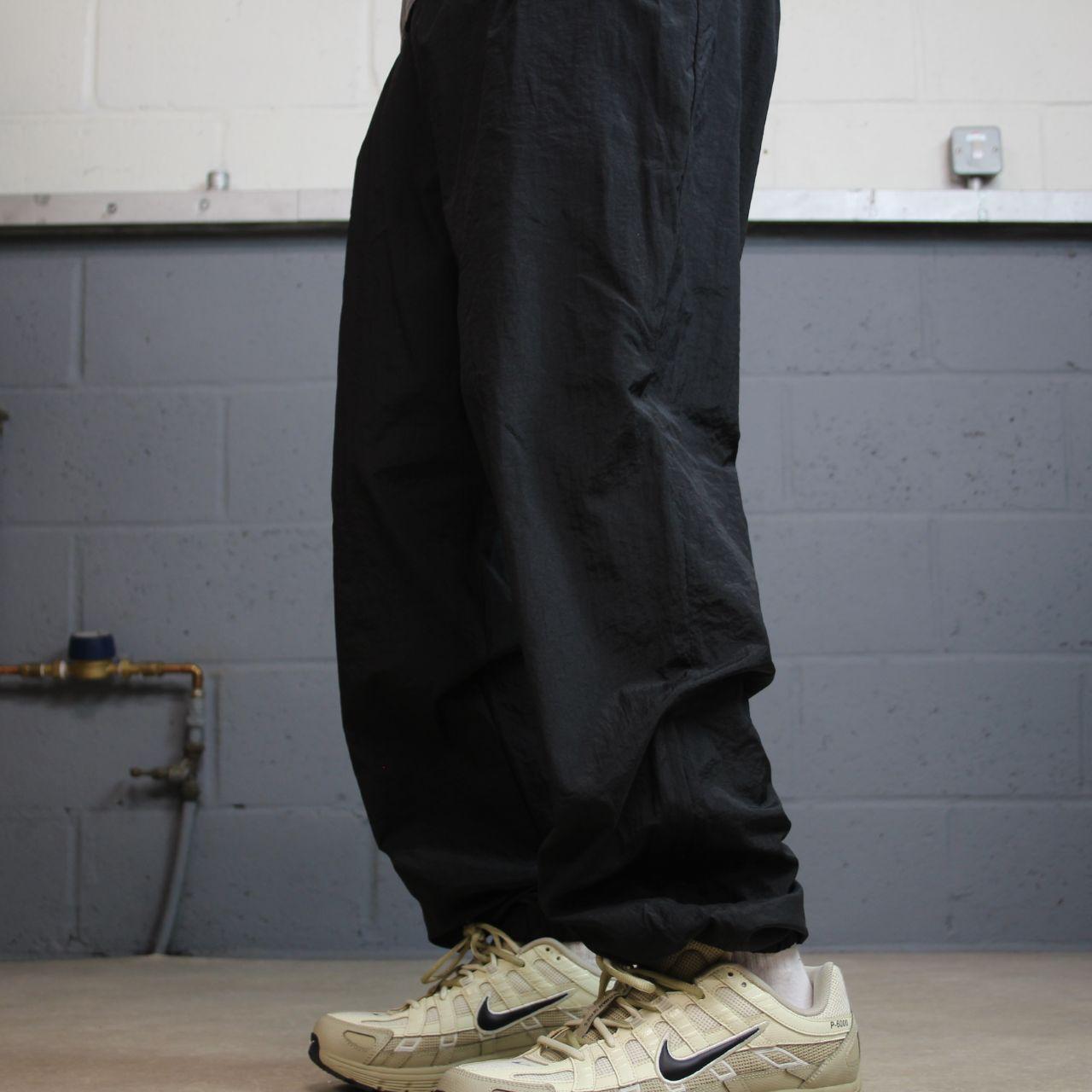 Y2K Nike pleated tracksuit bottoms black Medium drawstring swoosh logo track pants