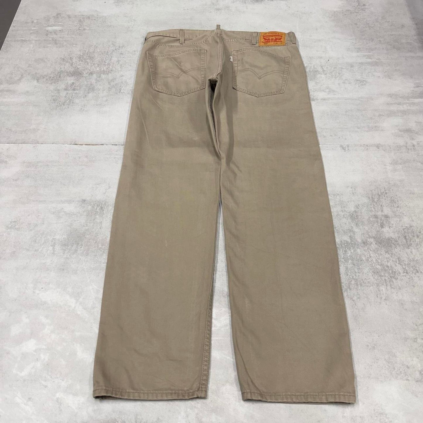 Beige Levis 505 jeans W38L32 straight leg y2k style pants tab logo