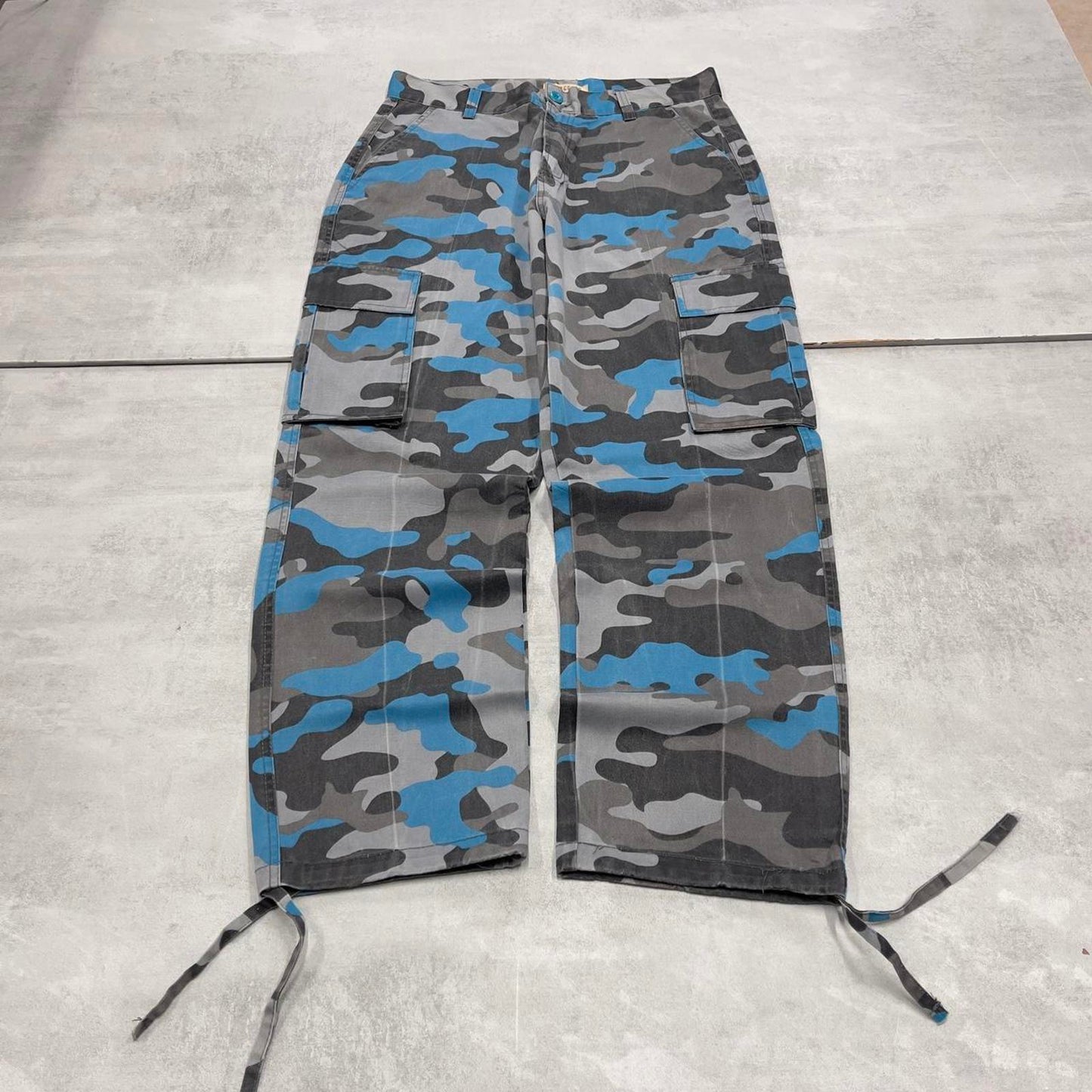 Baggy camo Access cargo pants W34L32 blue grey tiger camouflage y2k style cargos adjustable cuffs
