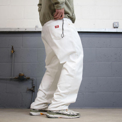 White Dickies jeans W40L30 loose white 90s skater style pants patch logo workwear