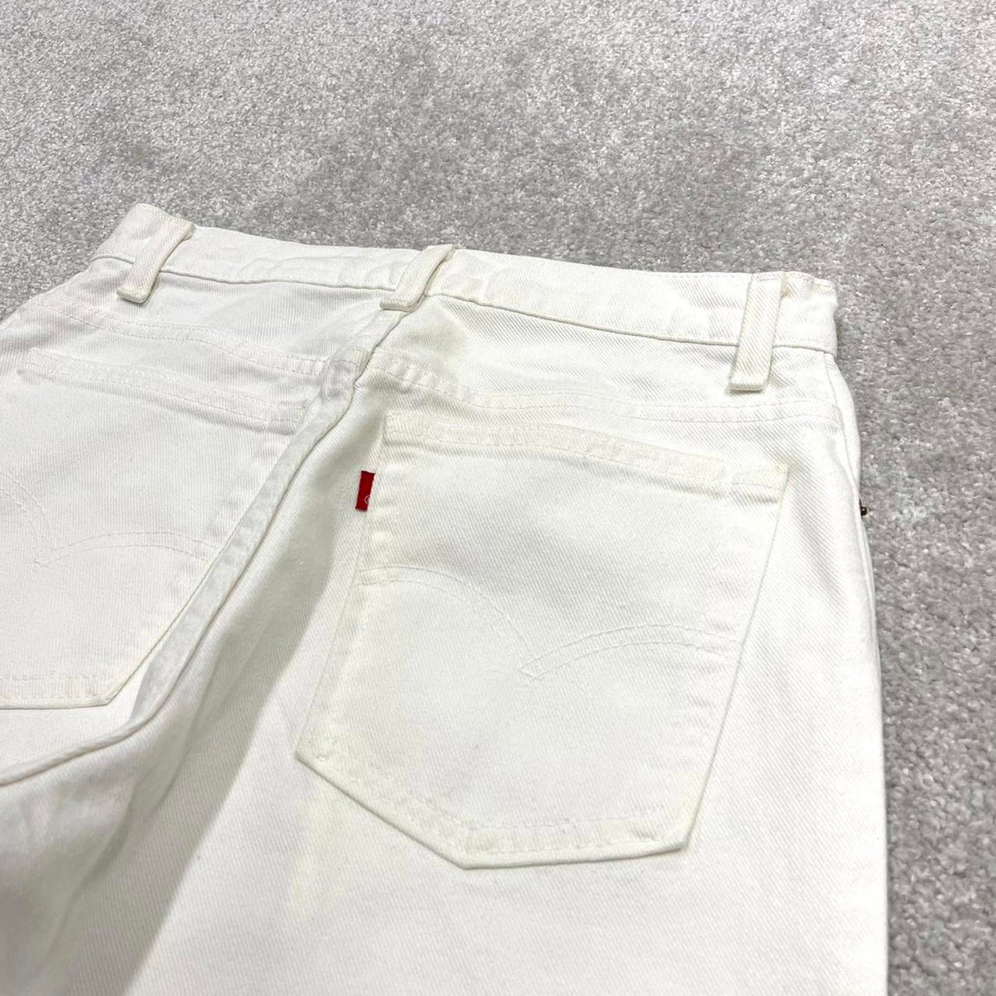 90s Levis 550 tapered jeans size 11 women's y2k 00s style tapered leg relaxed fit