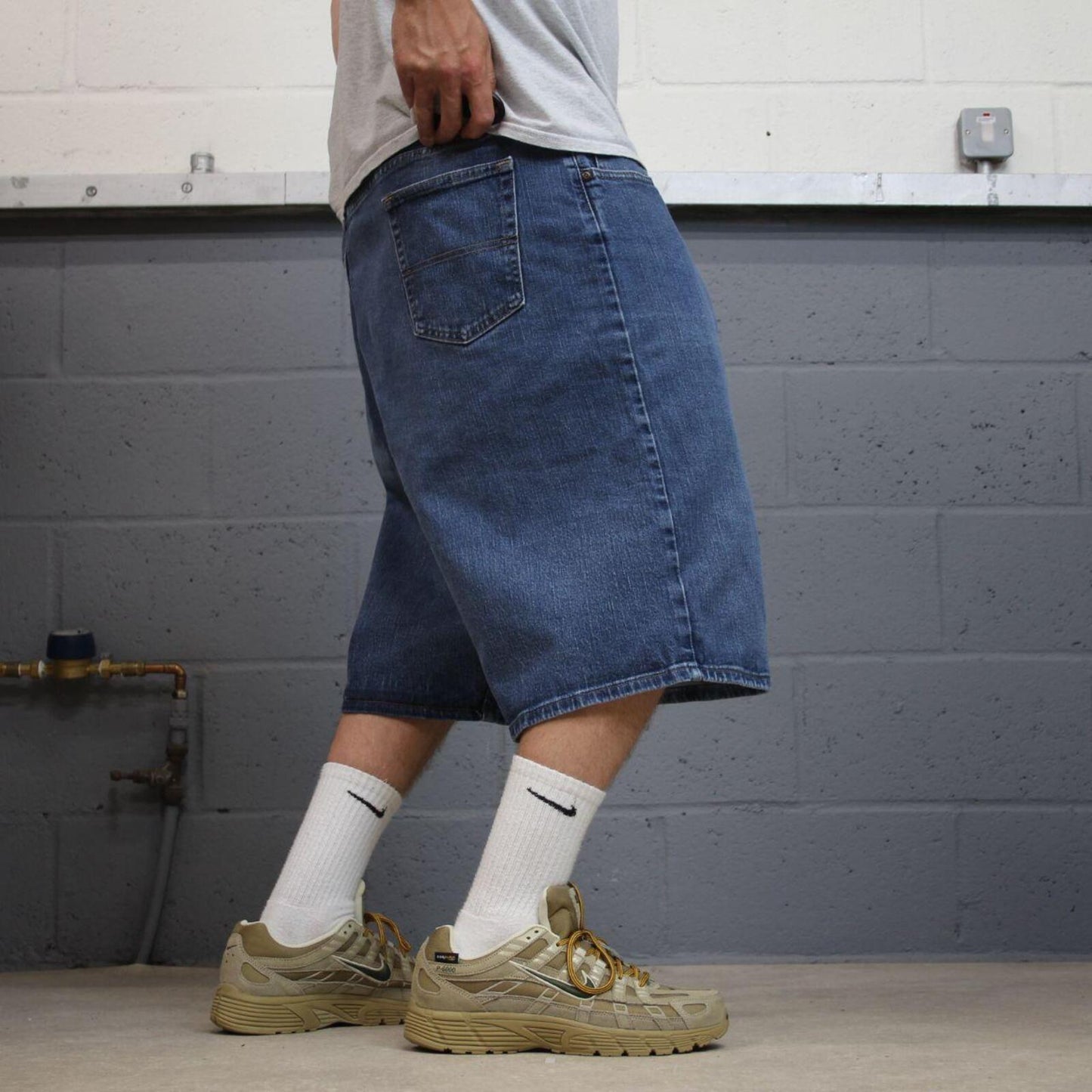 Wrangler baggy denim jean shorts blue Loose wide leg skater style jorts
