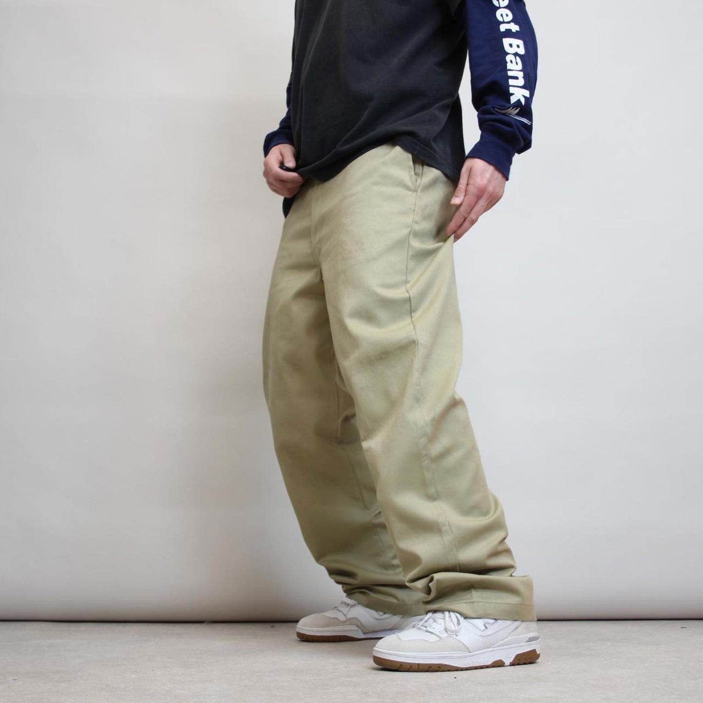 Beige Dickies trousers W38L32 loose twill chino style skater pants