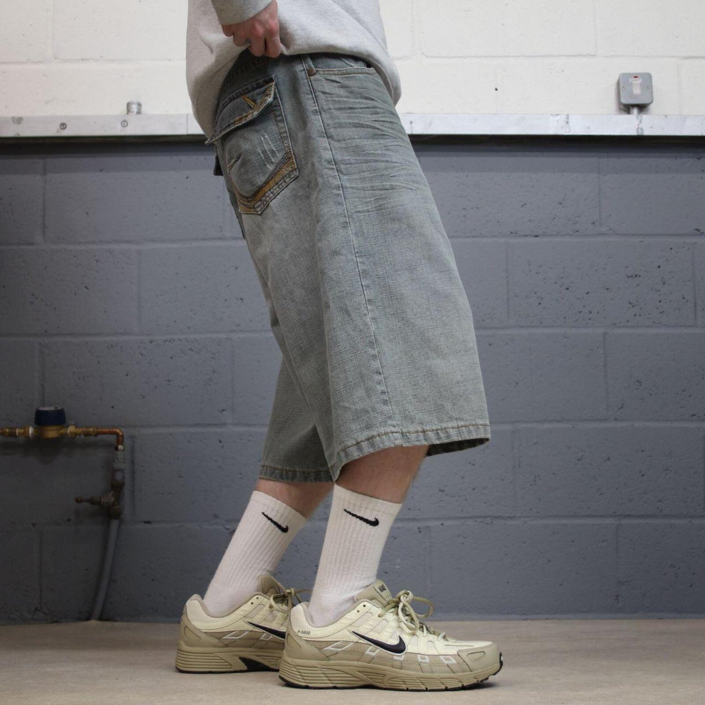 Long Baggy denim shorts y2k blue Brooklyn Xpress skater style brand surf jorts