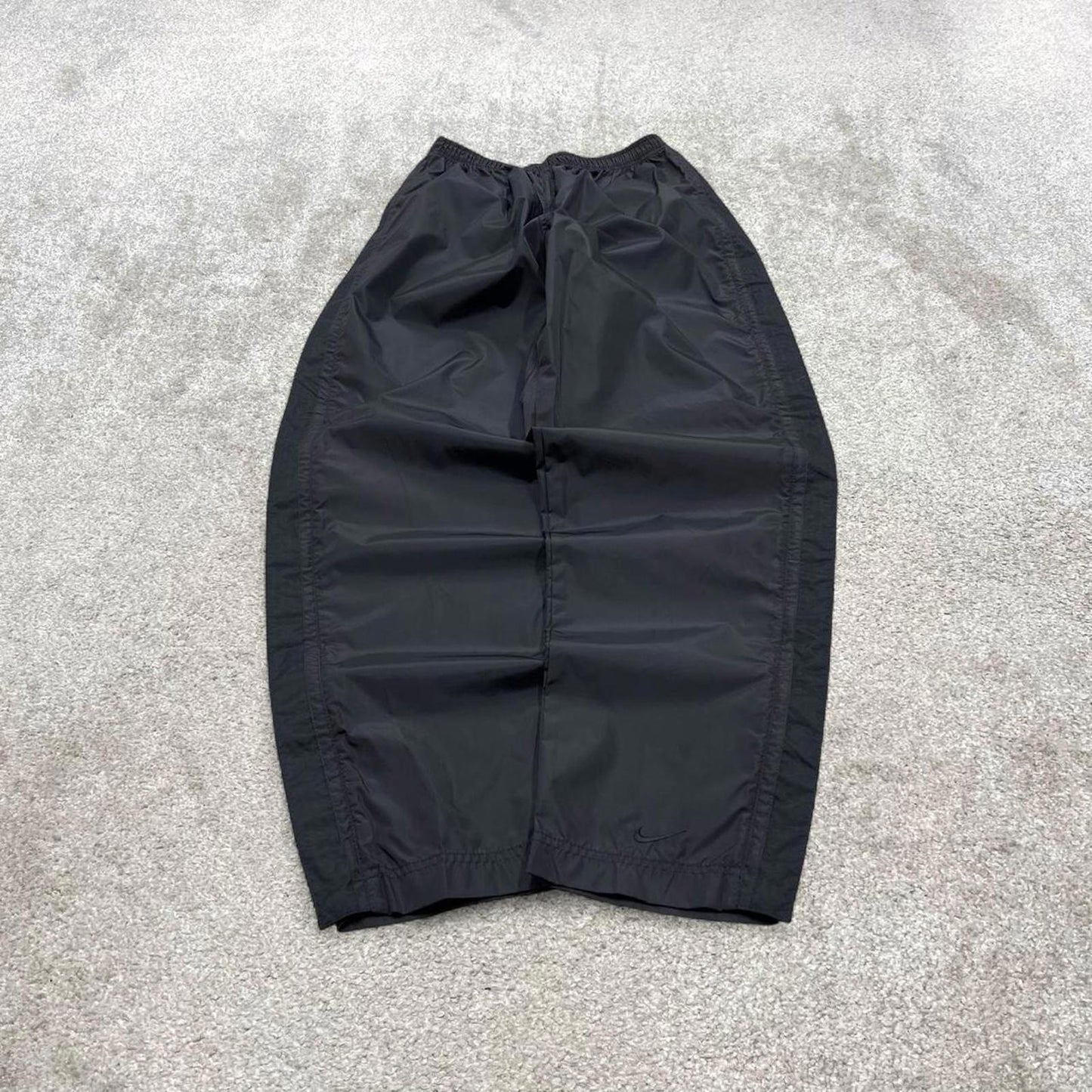Vintage y2k baggy Nike tracksuit bottoms black Wide leg swoosh logo elasticated track pants