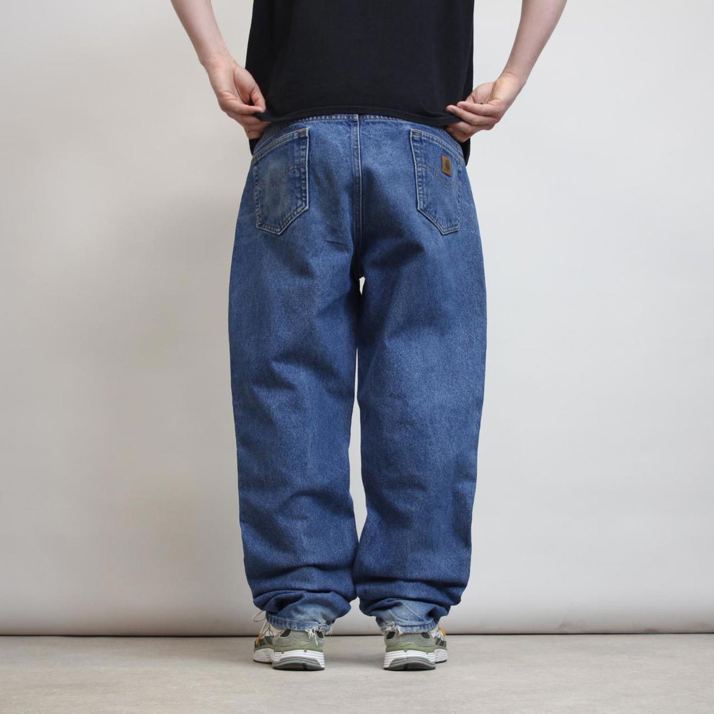 Mens vintage Carhartt jeans W40 L32 Loose traditional fit thick denim work jeans