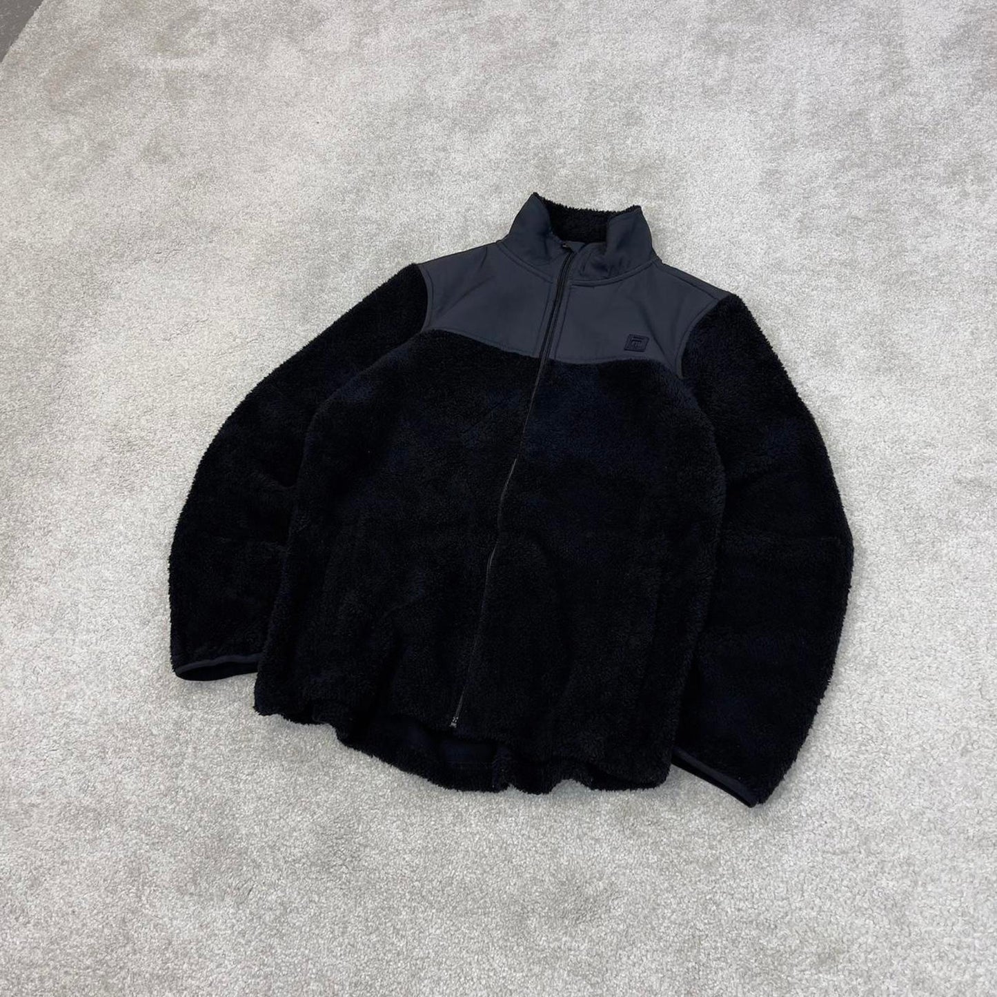 Black Fila deep pile technical fleece Medium Women's full zip up y2k style teddy bear autumn