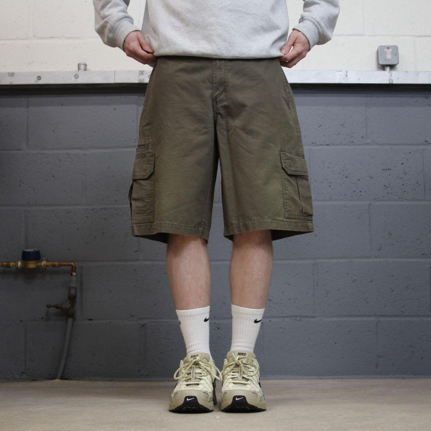 Dickies loose cargo shorts faded green Chino style skater shorts loose leg festival