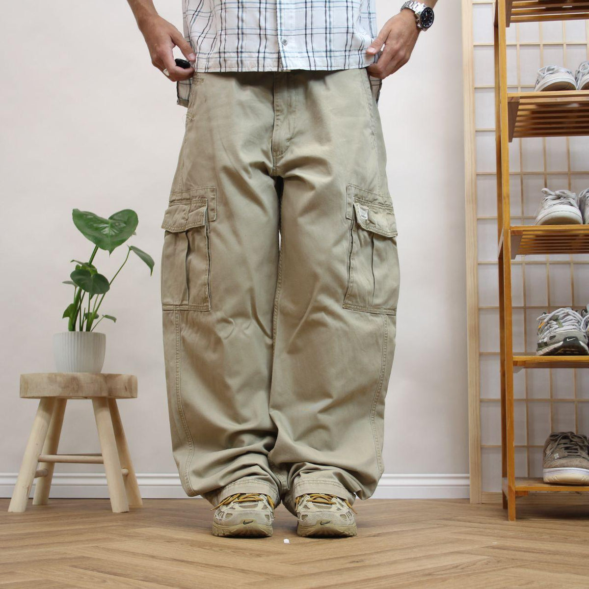 Levi's baggy cargo pants y2k Wide leg loose straight fit beige cargo utility pants
