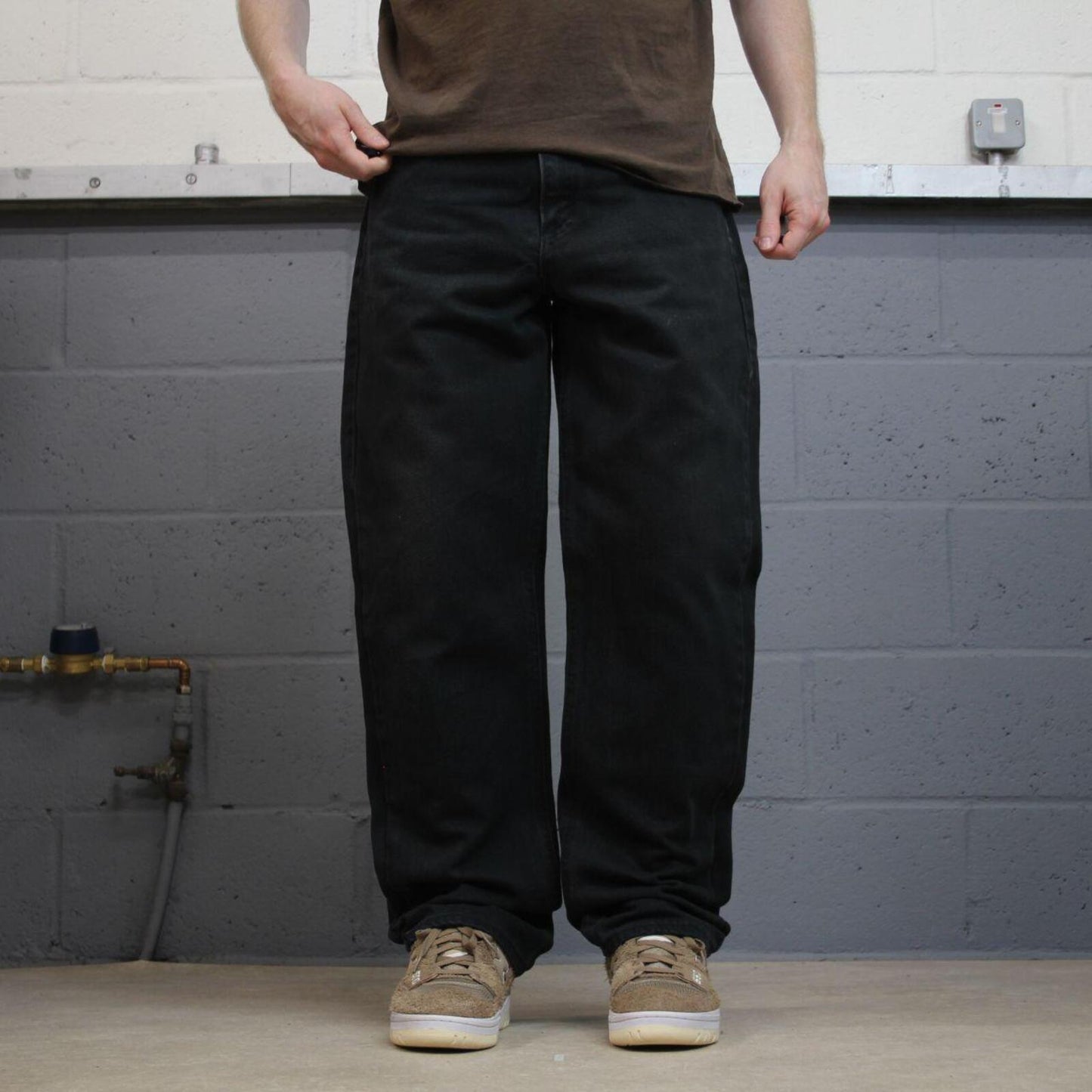 Black Carhartt jeans loose work pants 100% cotton denim skate style workwear pants