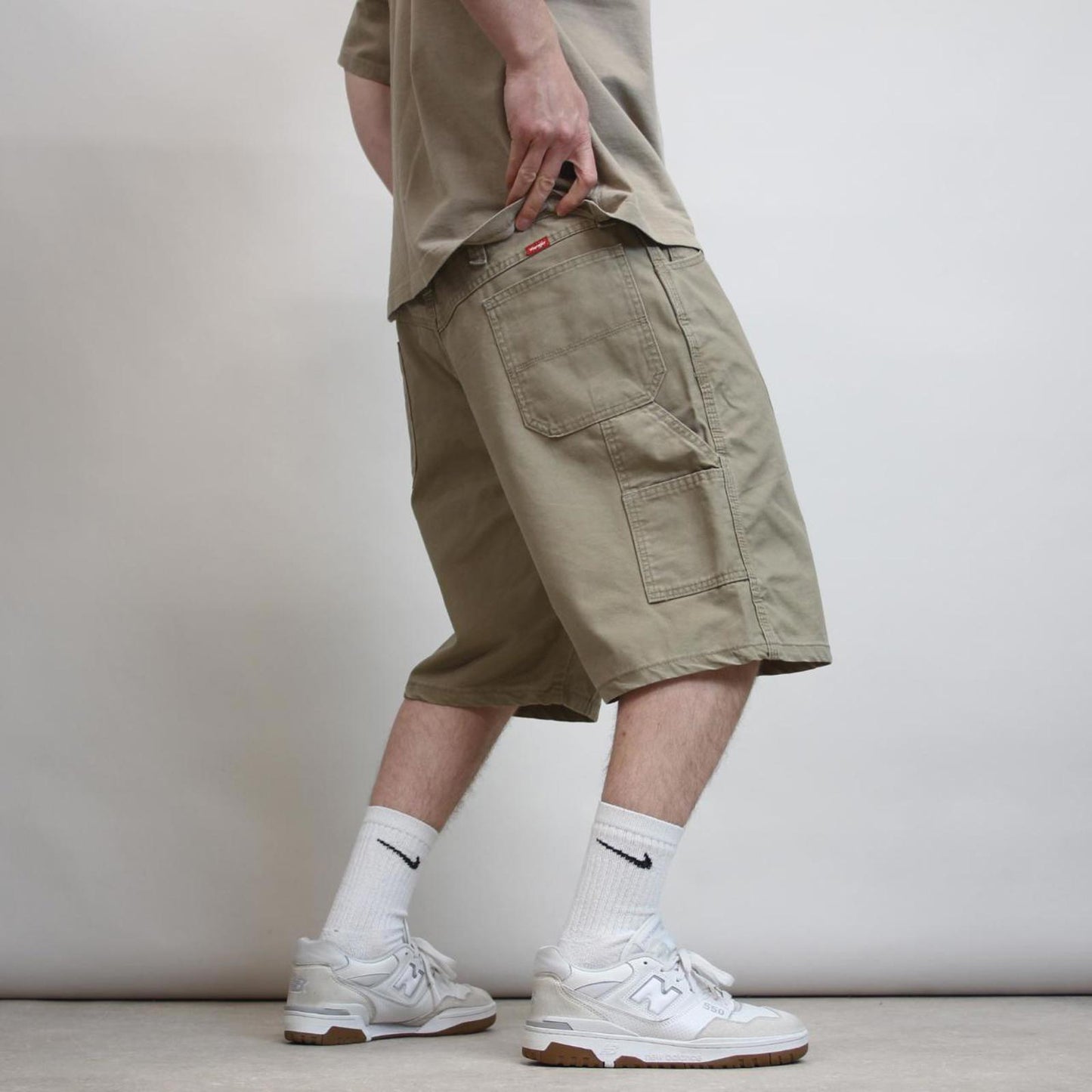 Mens baggy Wrangler carpenter shorts W40