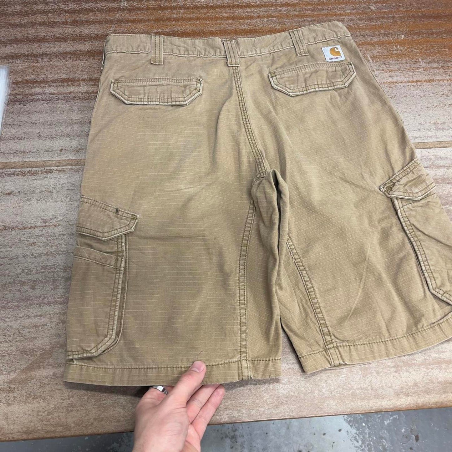 Carhartt cargo shorts W32