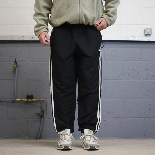 00s y2k Adidas tracksuit bottom XL black loose sporty style trackies side stripe track pants