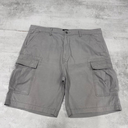 Mens baggy Levis cargo shorts W42