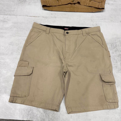 Beige baggy Dickies cargo shorts W40