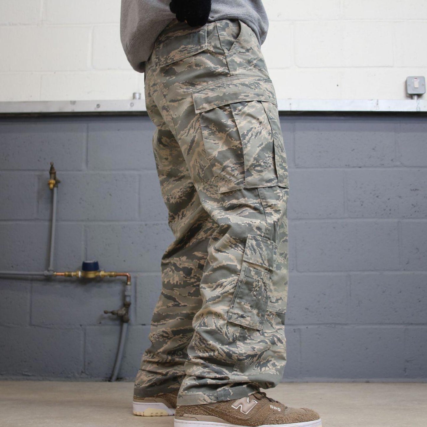 US Air Force Camo cargo pants W32L32 khaki camouflage y2k style cargo trousers