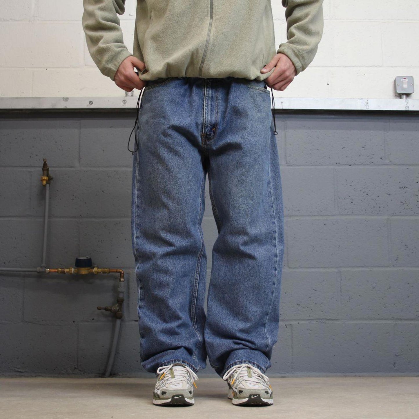 Vintage Y2K Levi’s 505 jeans blue Straight leg 00s style denim pants red tab logo