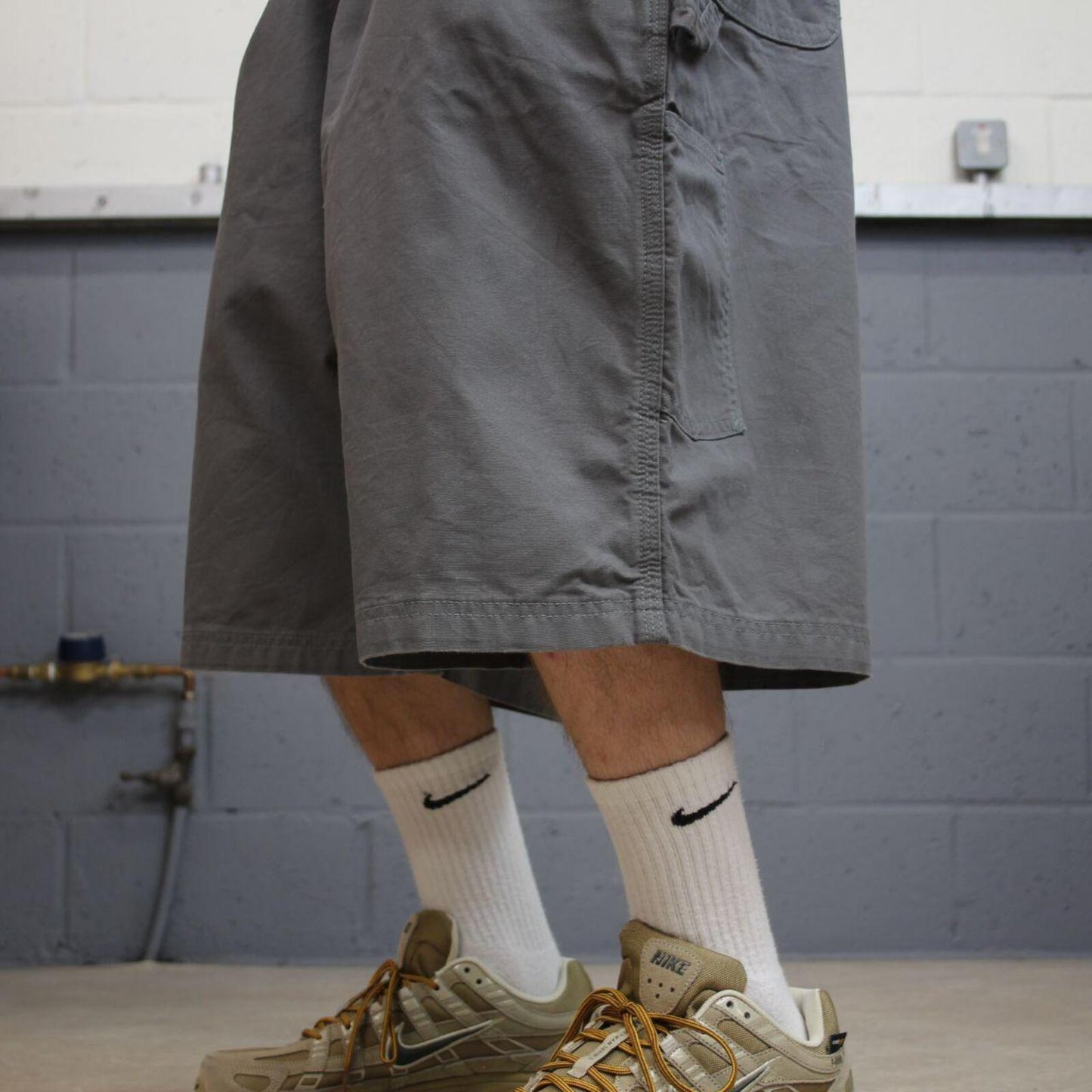 Carhartt baggy cargo shorts carpenter grey Floaty canvasy skater style work shorts