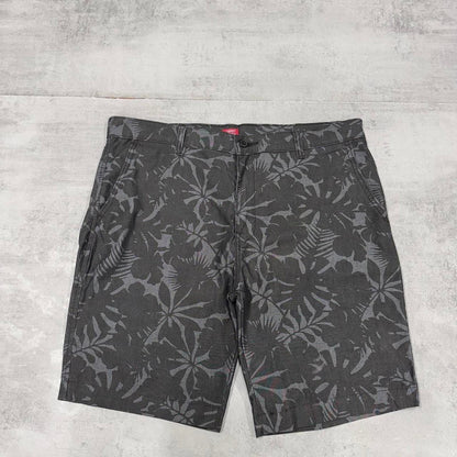 Mens Levi’s shorts W38
