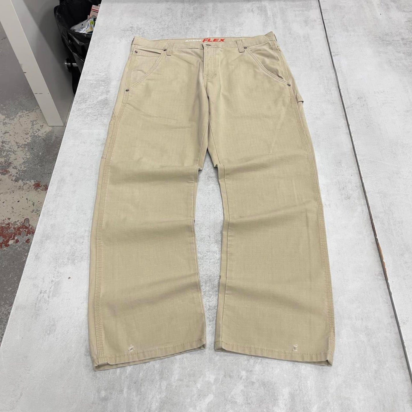 Dickies carpenter trousers W34L30 beige wide leg flex skate style cargo pants
