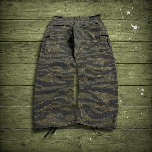 Vintage camo cargo pants y2k utility green Straight fit camouflage combat cargos