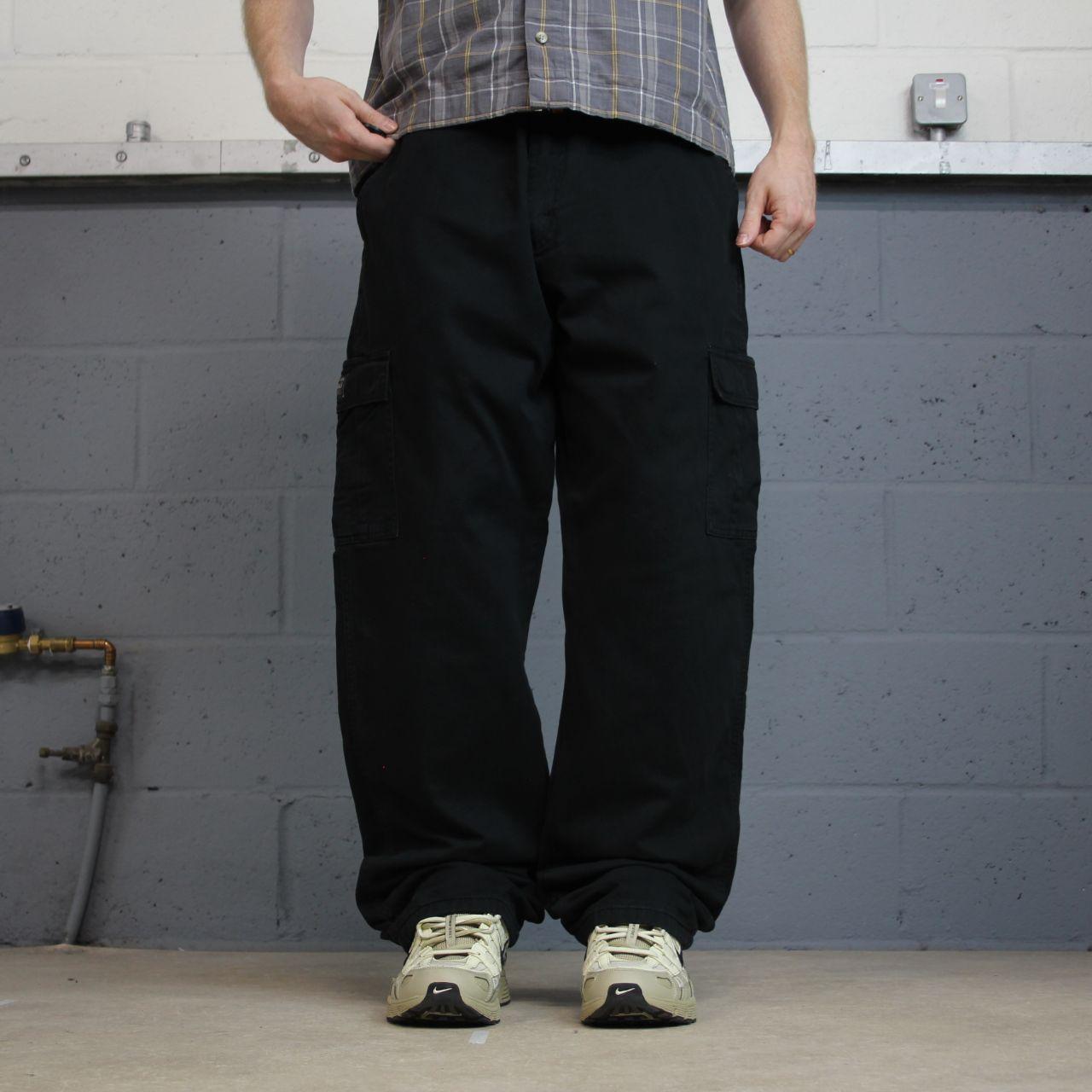 Wrangler flannel lined cargo pants y2k black Loose leg 2000s style skater work pants
