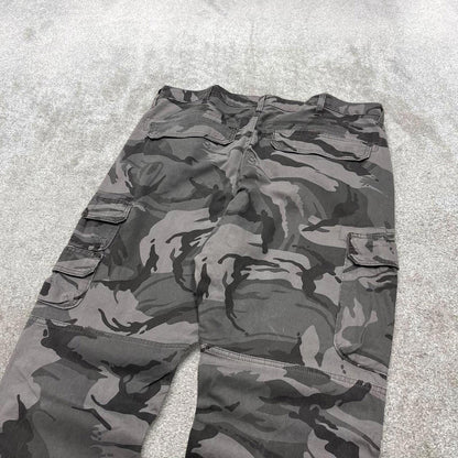 Y2K Wrangler camo cargo pants grey Straight leg regular taper camouflage utility trousers