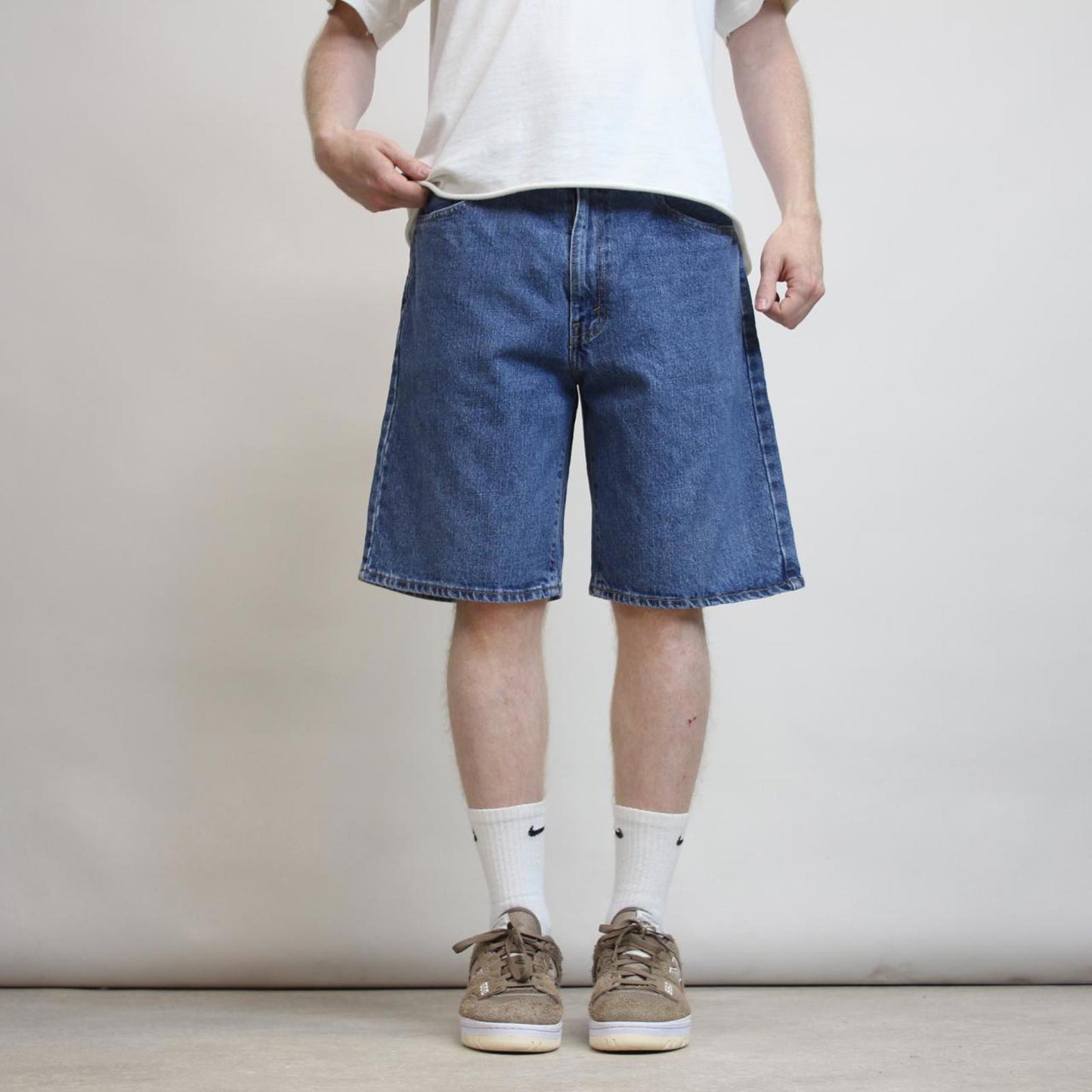 Vintage mens Levi’s 550 jorts W34 blue denim loose 90s style skater shorts