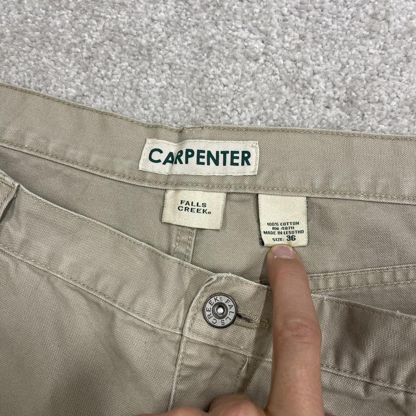 Baggy cargo shorts canvas carpenter beige Falls Creek skater style summer festival jorts