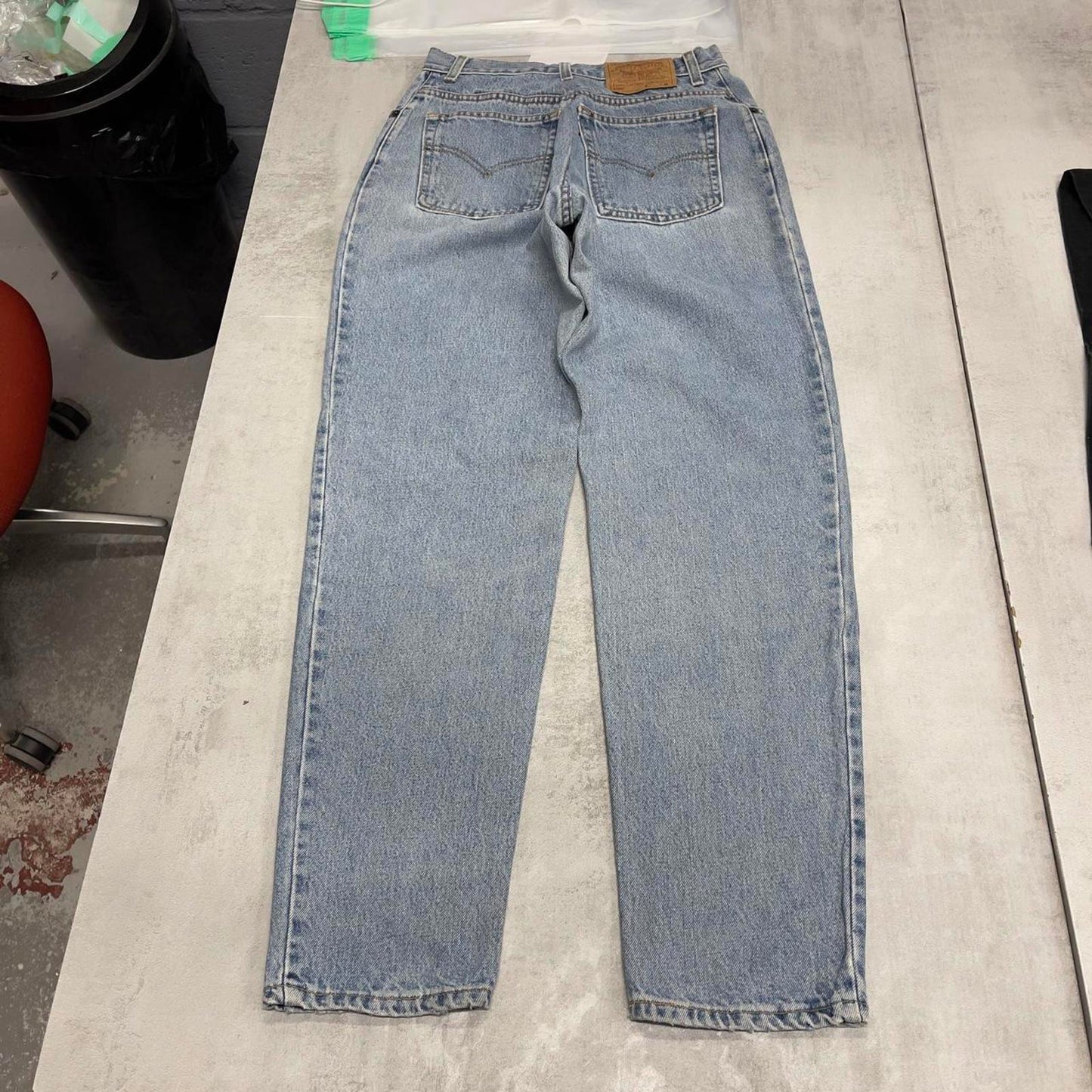 Blue Levi's 550 jeans W28L31 denim 90s style red tab logo jeans