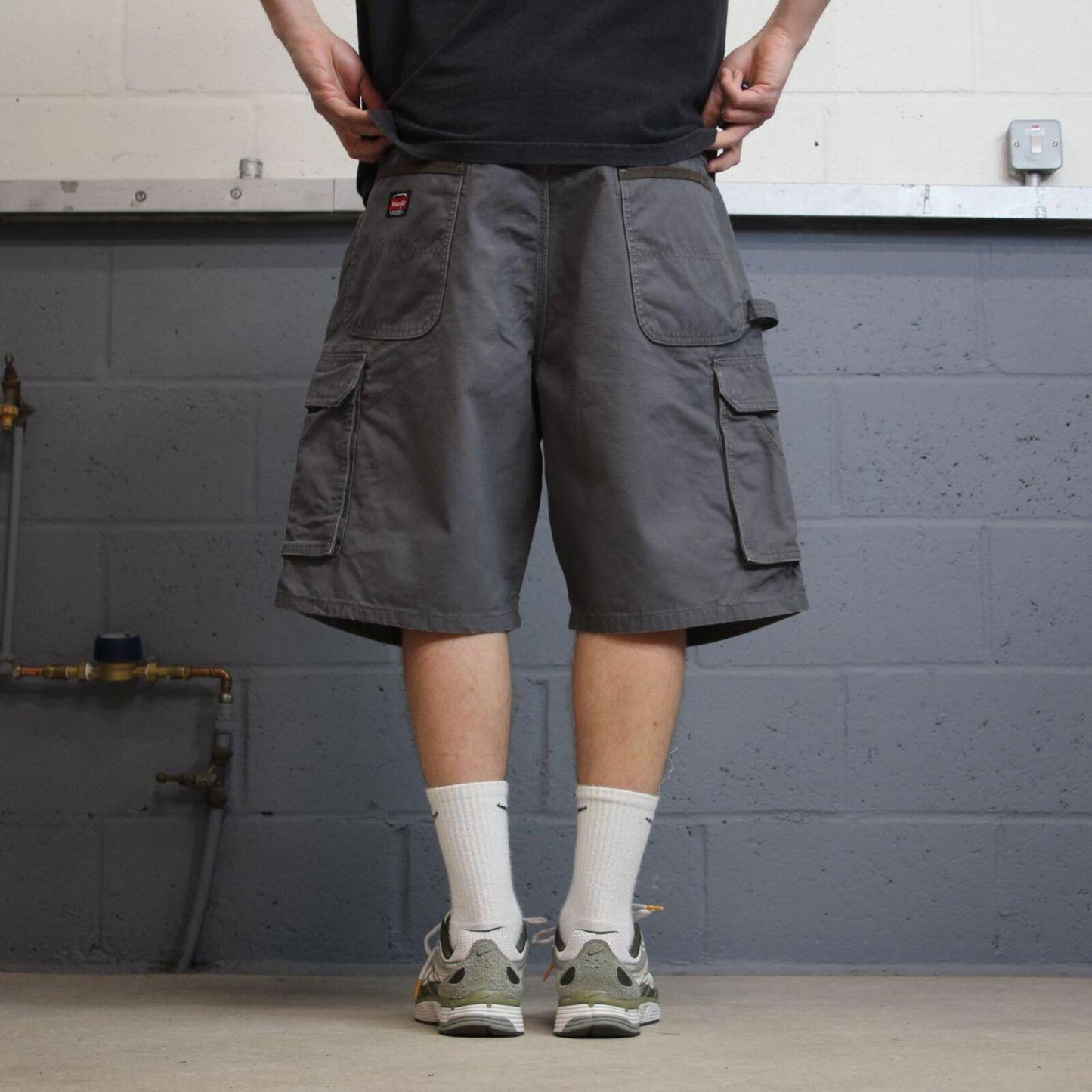 Wrangler baggy cargo shorts carpenter grey Loose wide leg skater style summer jorts