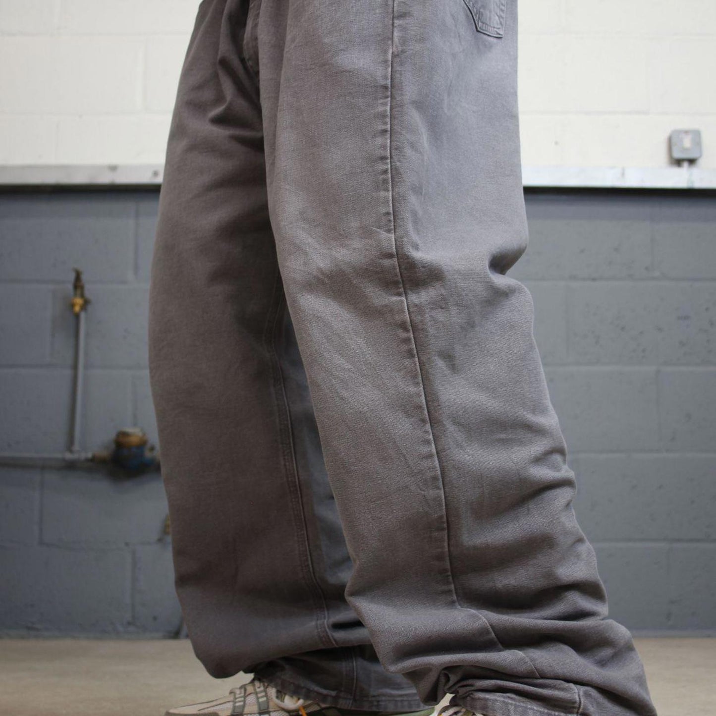 Vintage baggy Carhartt jeans 90s y2k skater style W46L30 grey relaxed fit 100% cotton canvas