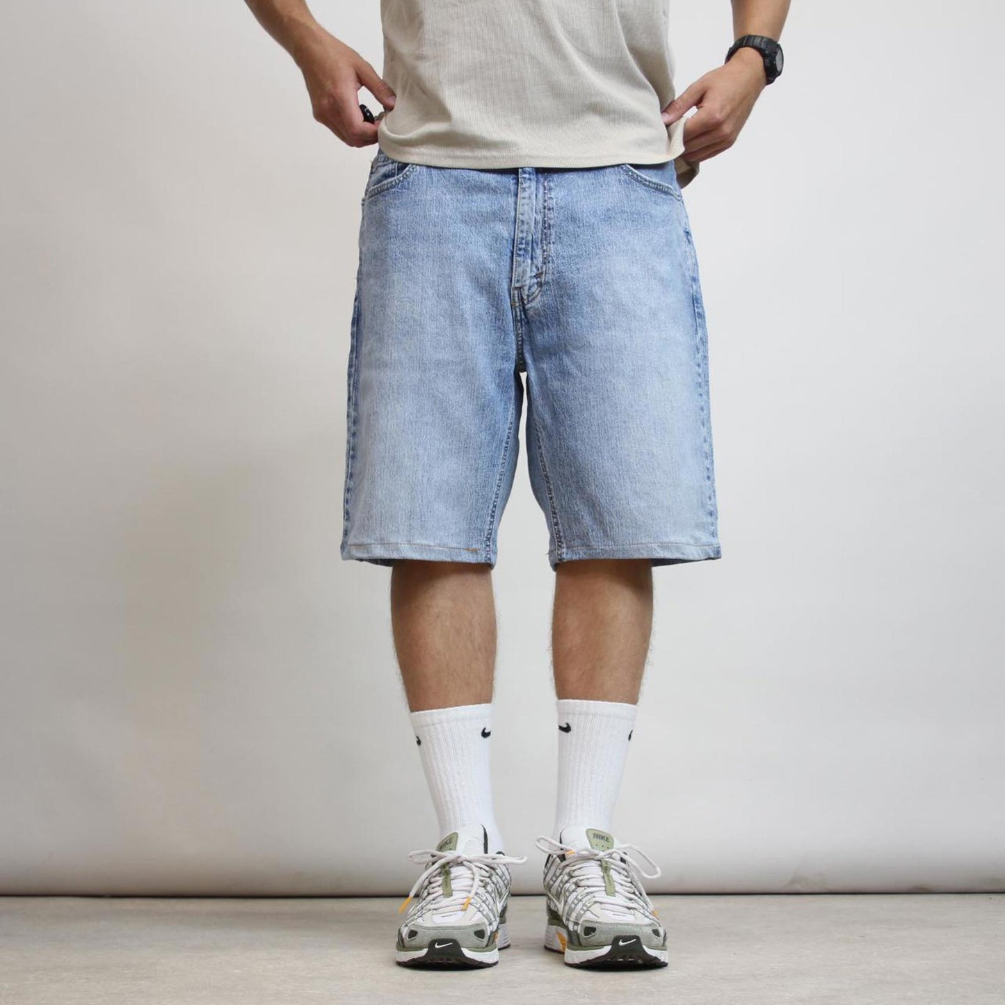 Mens Levi’s jorts W38