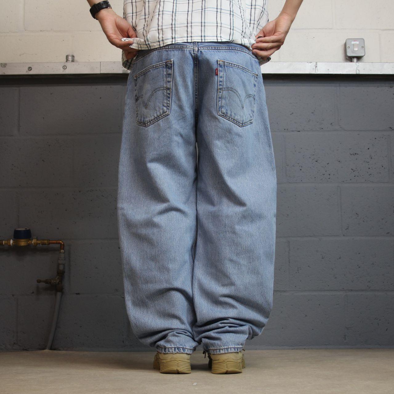 Levi’s 550 baggy jeans y2k W36L34 blue relaxed fit surf style pants red tab logo