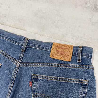 Mens Levi’s denim shorts W40