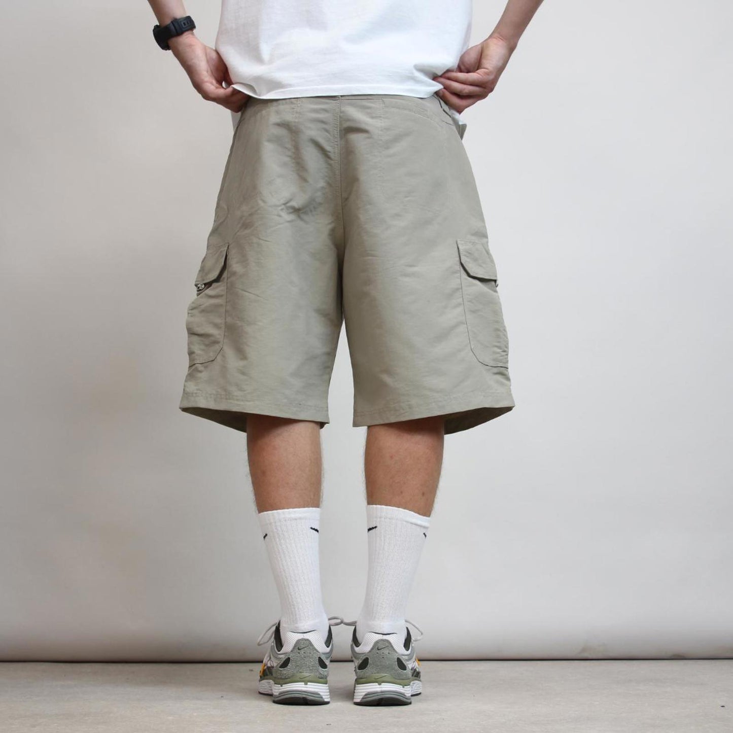 Mens baggy Wrangler cargo shorts W38