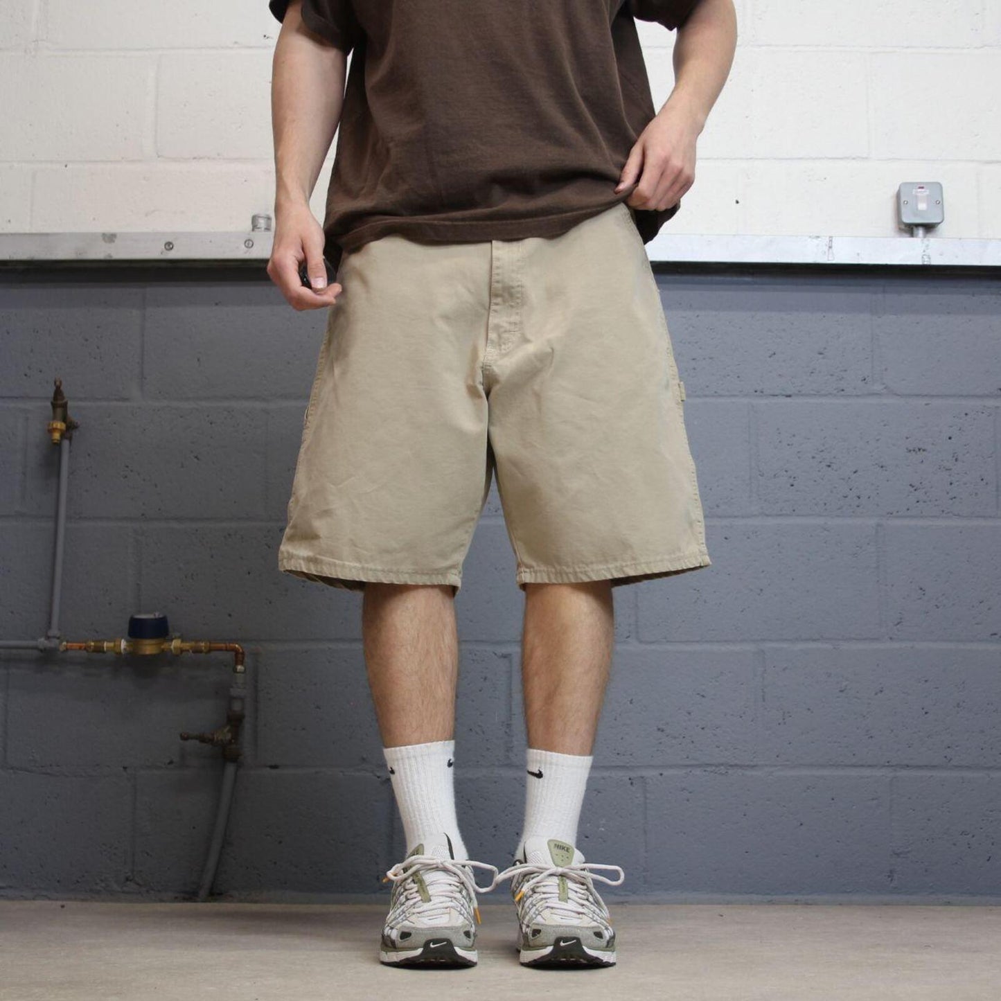 Y2K Wrangler carpenter shorts loose khaki beige W38 Cargo style summer festival shorts