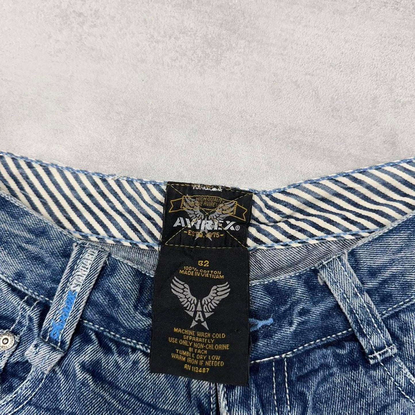 Mens Baggy Avirex Jean shorts W30
