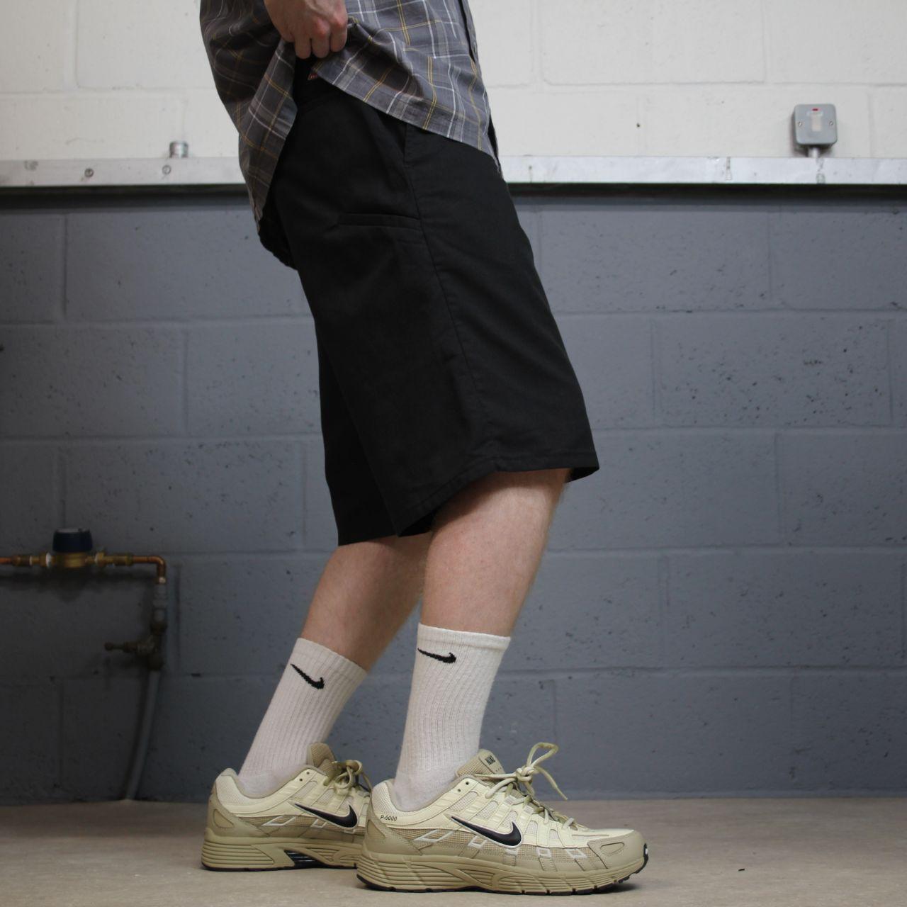 Dickies carpenter chino shorts relaxed black Chino style skater surf shorts loose leg festival