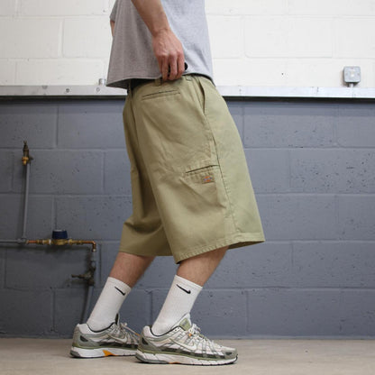 Y2K Dickies baggy carpenter shorts W42 skater style khaki Loose chino style summer festival shorts