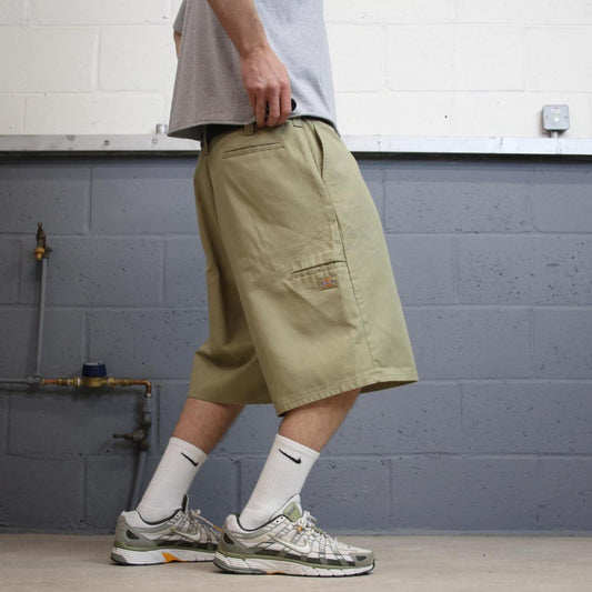 Y2K Dickies baggy carpenter shorts W42 skater style khaki Loose chino style summer festival shorts