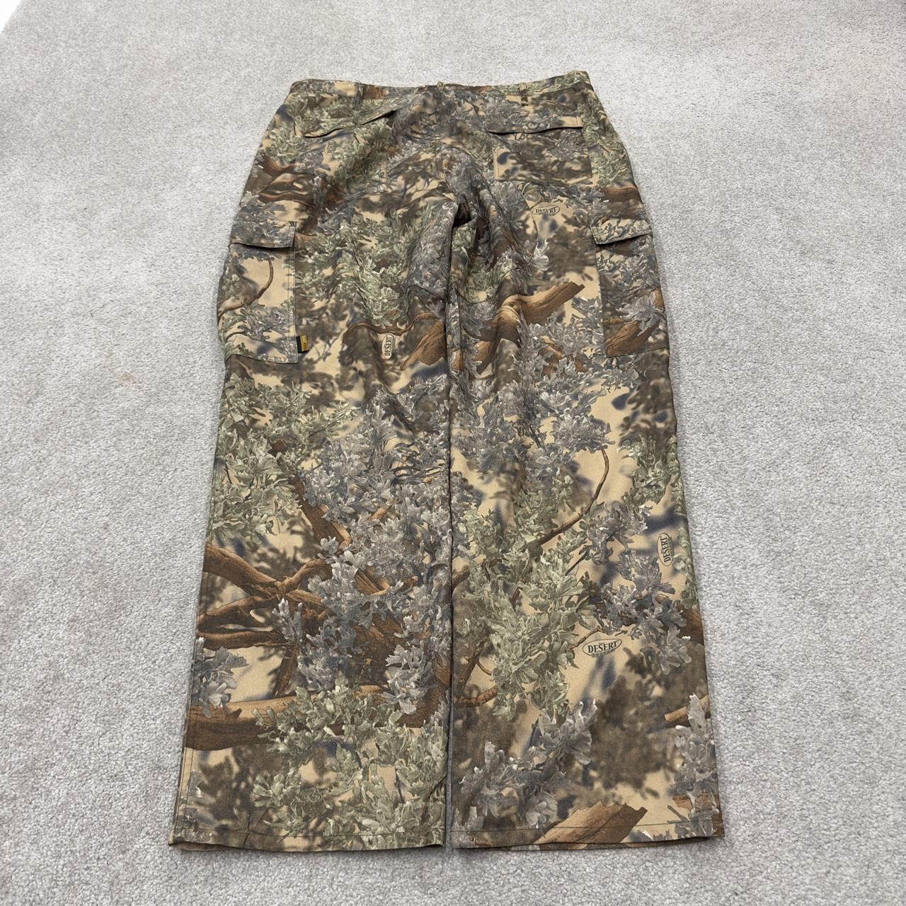 Baggy camo cargo trousers hunting style Y2K khaki camouflage pattern outdoors utility trousers
