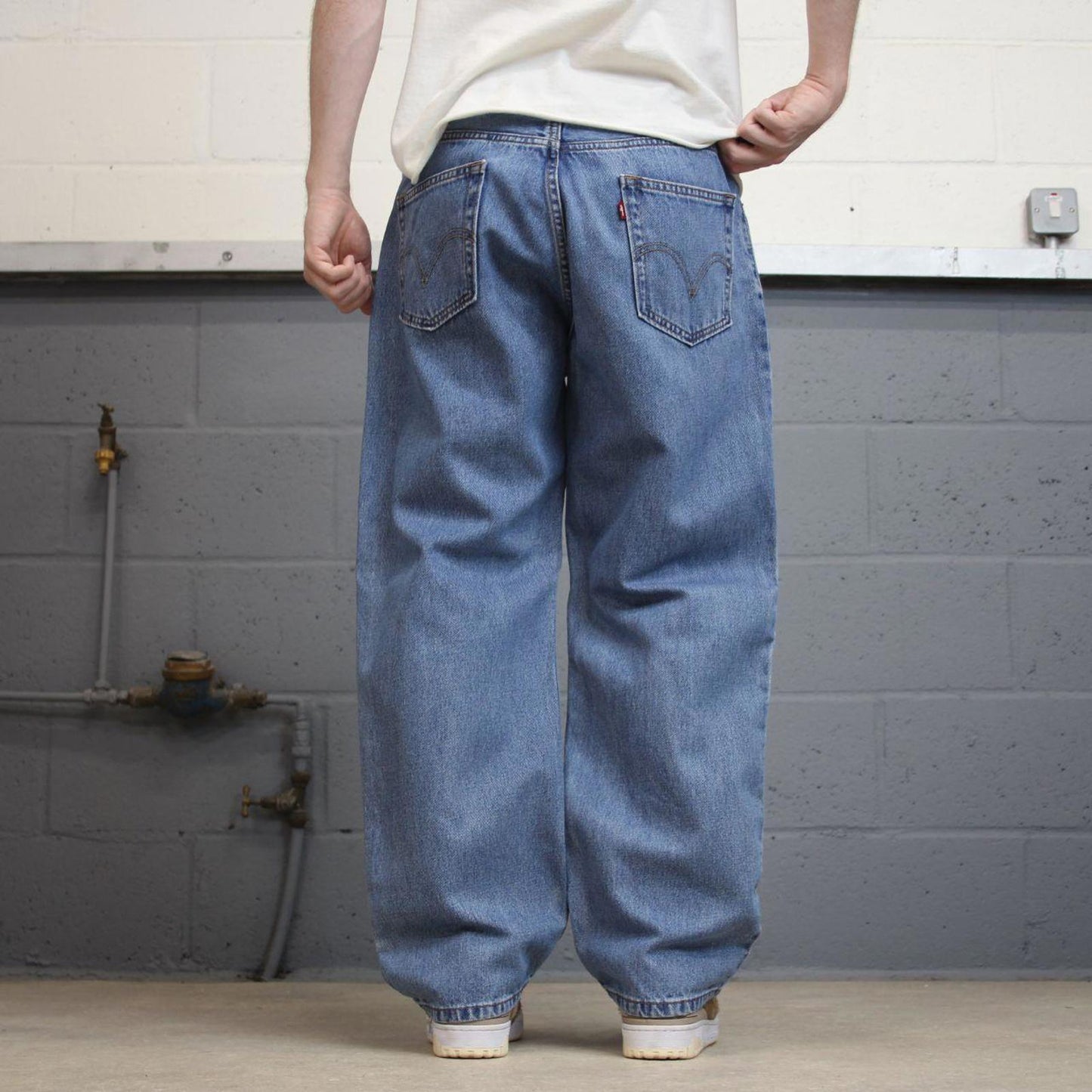 Levis 550 jeans W36L30 blue loose relaxed 90s style skater jeans red tab logo