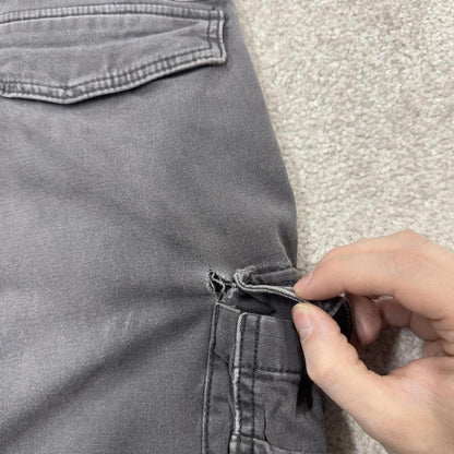 Carhartt cargo shorts loose canvas grey Canvasy relaxed fit skate style shorts