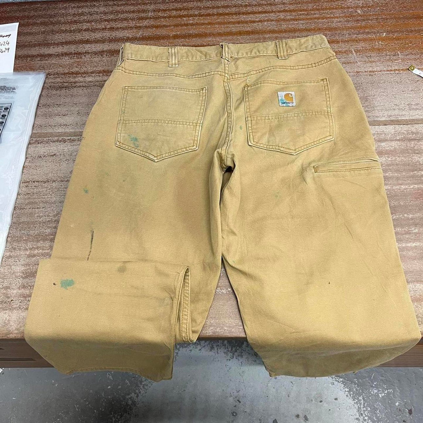 00s Carhartt carpenter trousers W34L30 tan relaxed fit skate style work pants workwear cargos